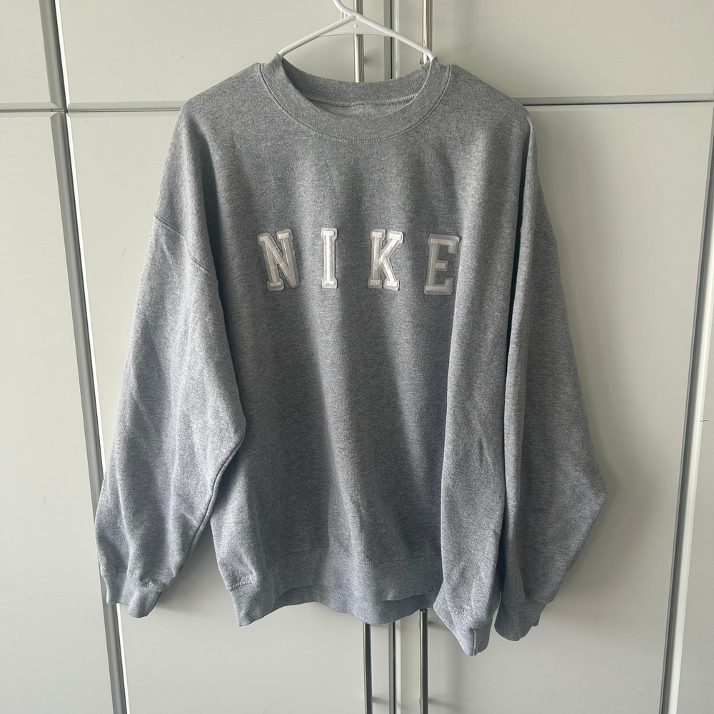 Nike Vintage Style Spellout Crewneck Sweatshirt Gray White Applique Logo Large
